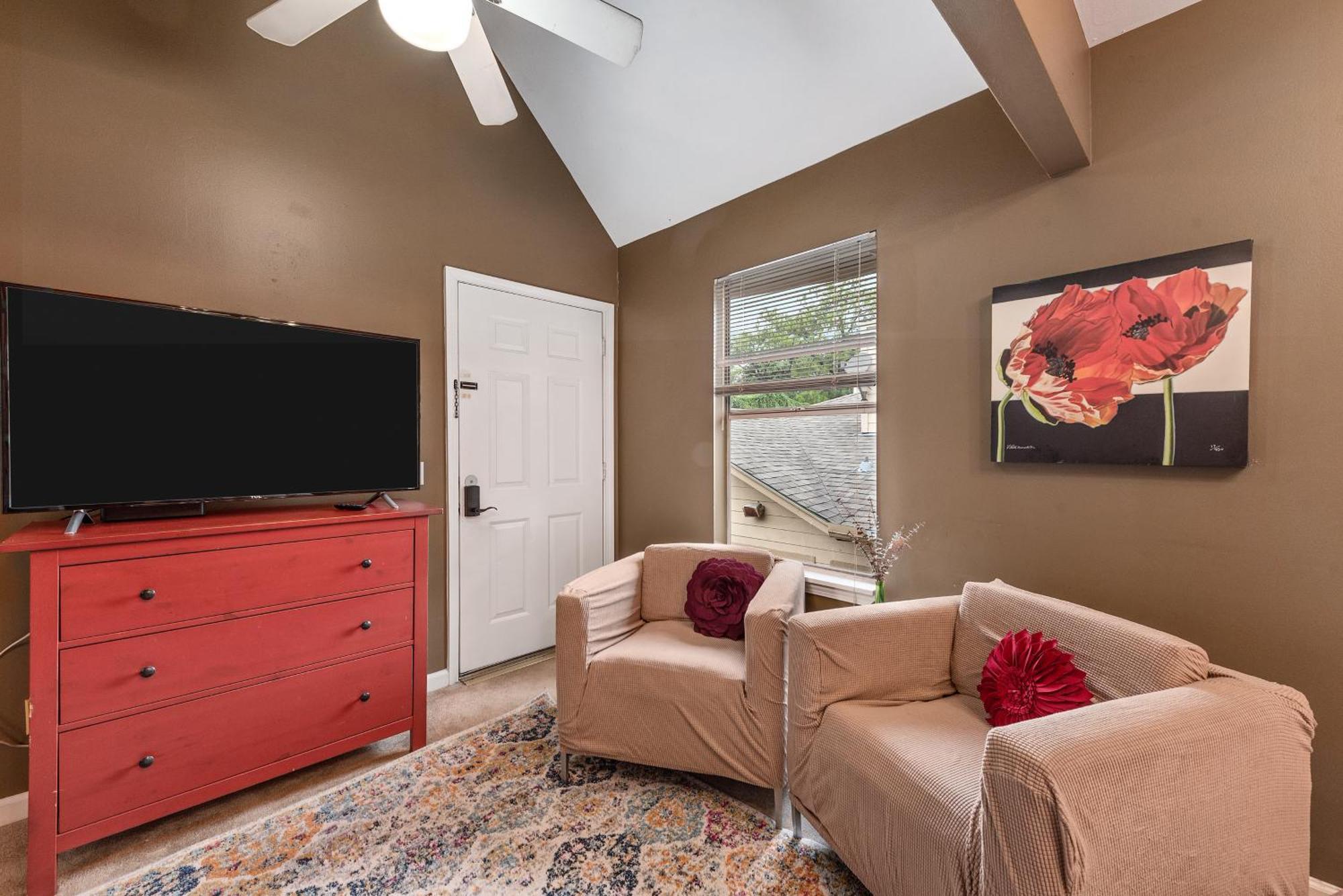 Boho-Inspired Haven With Free Park Apartment Houston Exterior photo